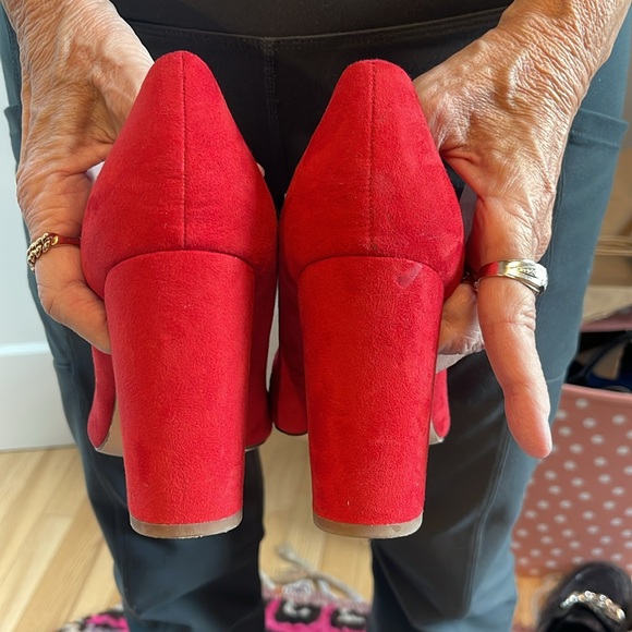 Red suede pumps size 10M - Picture 3 of 5